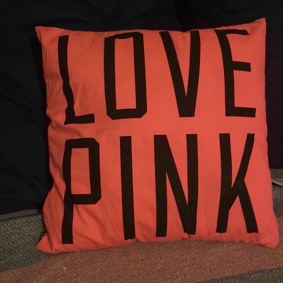 Victoria’s Secret pillow and umbrella - Picture 4 of 6